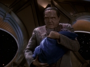 extant_StarTrek_DS9_5x19-TiesOfBloodAndWater_00824.jpg