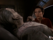 extant_StarTrek_DS9_5x19-TiesOfBloodAndWater_01418.jpg