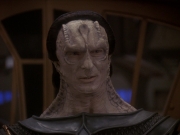 extant_StarTrek_DS9_5x19-TiesOfBloodAndWater_01992.jpg