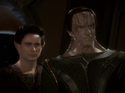 extant_StarTrek_DS9_5x19-TiesOfBloodAndWater_02015.jpg