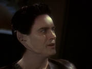 extant_StarTrek_DS9_5x19-TiesOfBloodAndWater_02033.jpg