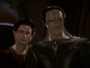 extant_StarTrek_DS9_5x19-TiesOfBloodAndWater_02045.jpg