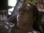 extant_StarTrek_DS9_5x19-TiesOfBloodAndWater_02048.jpg