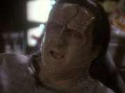 extant_StarTrek_DS9_5x19-TiesOfBloodAndWater_02054.jpg