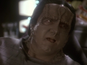 extant_StarTrek_DS9_5x19-TiesOfBloodAndWater_02055.jpg