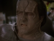 extant_StarTrek_DS9_5x19-TiesOfBloodAndWater_02076.jpg