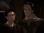 extant_StarTrek_DS9_5x19-TiesOfBloodAndWater_02085.jpg