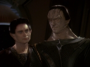 extant_StarTrek_DS9_5x19-TiesOfBloodAndWater_02086.jpg