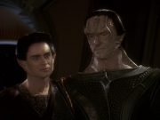 extant_StarTrek_DS9_5x19-TiesOfBloodAndWater_02088.jpg