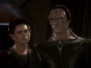 extant_StarTrek_DS9_5x19-TiesOfBloodAndWater_02090.jpg