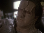 extant_StarTrek_DS9_5x19-TiesOfBloodAndWater_02092.jpg