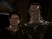 extant_StarTrek_DS9_5x19-TiesOfBloodAndWater_02103.jpg