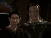 extant_StarTrek_DS9_5x19-TiesOfBloodAndWater_02105.jpg