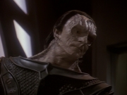 extant_StarTrek_DS9_5x19-TiesOfBloodAndWater_02373.jpg