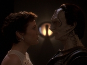 extant_StarTrek_DS9_5x19-TiesOfBloodAndWater_02386.jpg