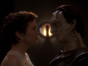 extant_StarTrek_DS9_5x19-TiesOfBloodAndWater_02394.jpg