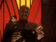 extant_StarTrek_DS9_5x19-TiesOfBloodAndWater_02590.jpg