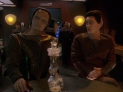 extant_StarTrek_DS9_5x19-TiesOfBloodAndWater_02753.jpg