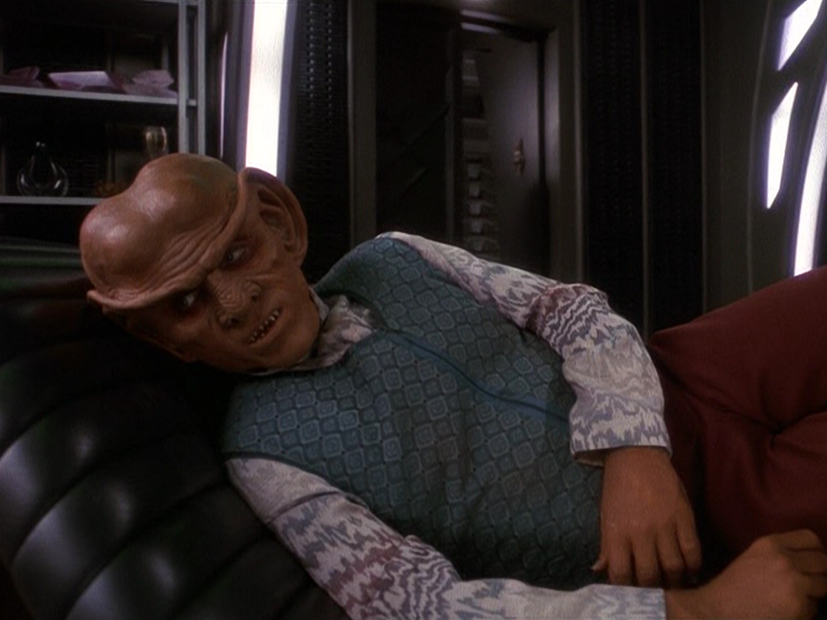 extant_StarTrek_DS9_5x20-FerengiLoveSongs_00095.jpg