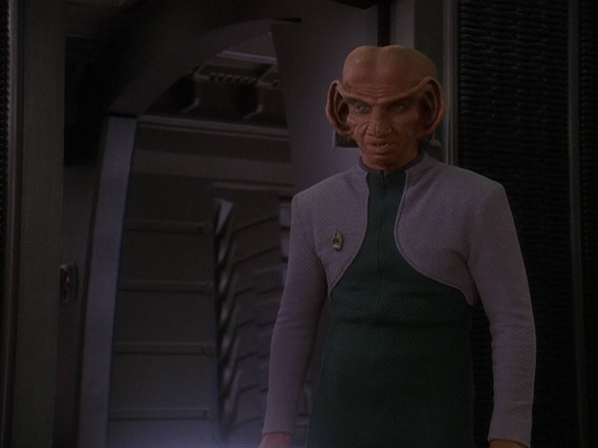 extant_StarTrek_DS9_5x20-FerengiLoveSongs_00103.jpg