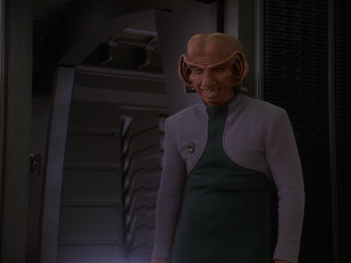 extant_StarTrek_DS9_5x20-FerengiLoveSongs_00116.jpg