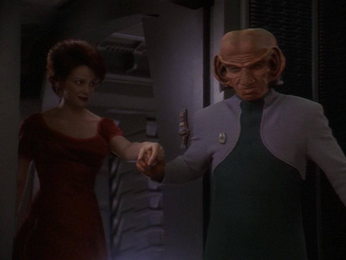 extant_StarTrek_DS9_5x20-FerengiLoveSongs_00133.jpg