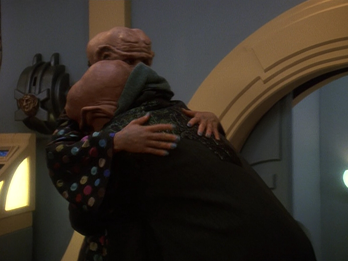 extant_StarTrek_DS9_5x20-FerengiLoveSongs_00265.jpg