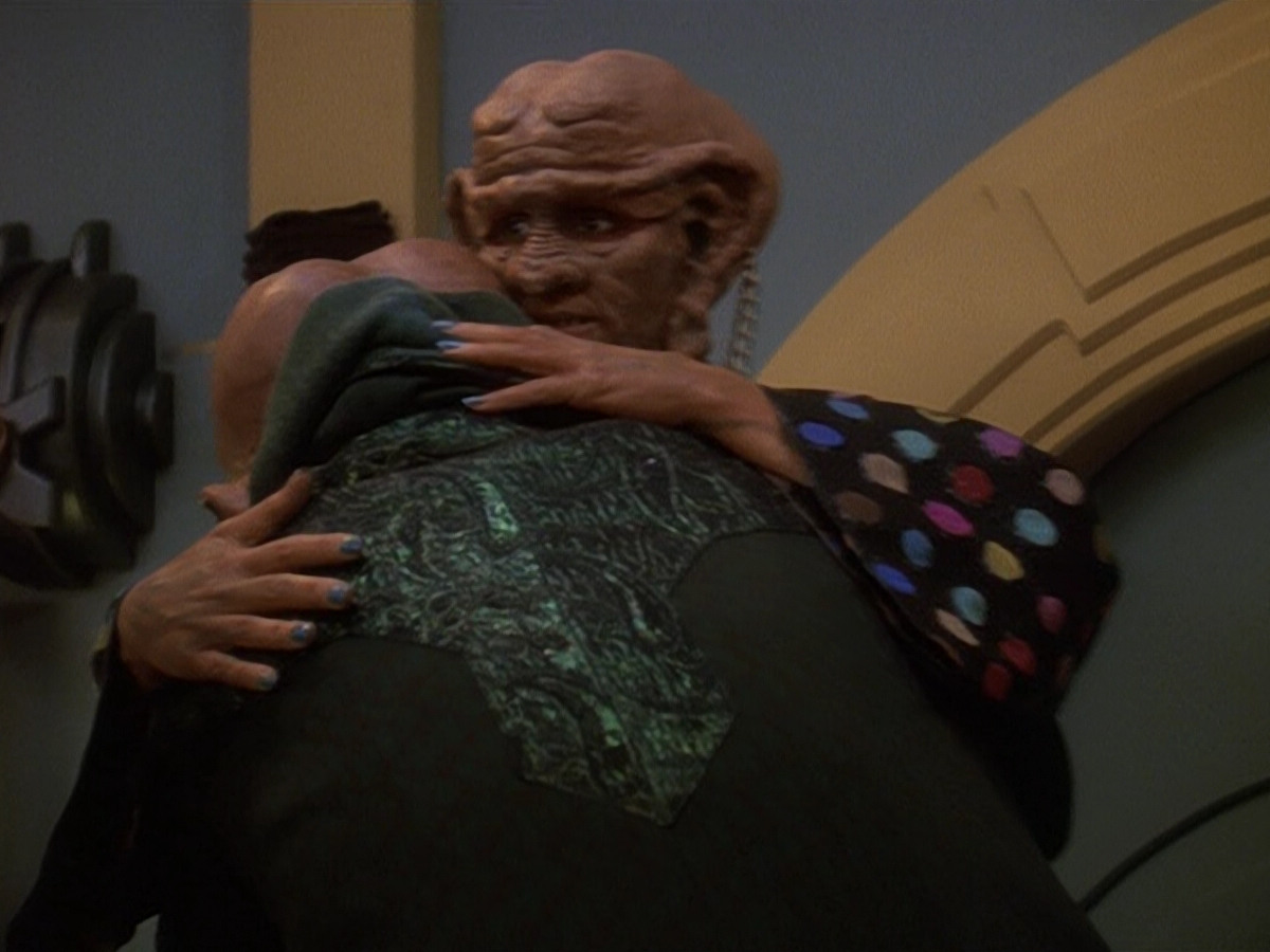 extant_StarTrek_DS9_5x20-FerengiLoveSongs_00268.jpg