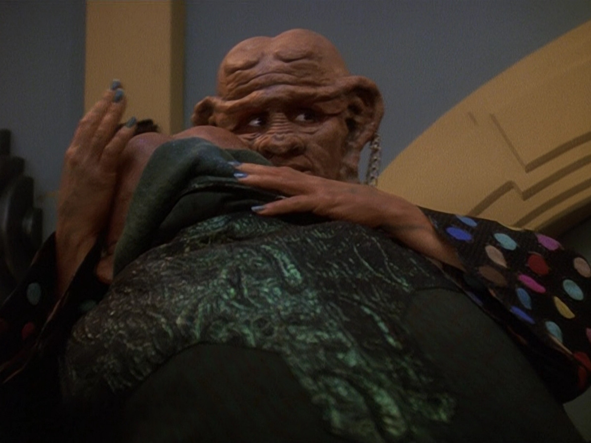 extant_StarTrek_DS9_5x20-FerengiLoveSongs_00270.jpg