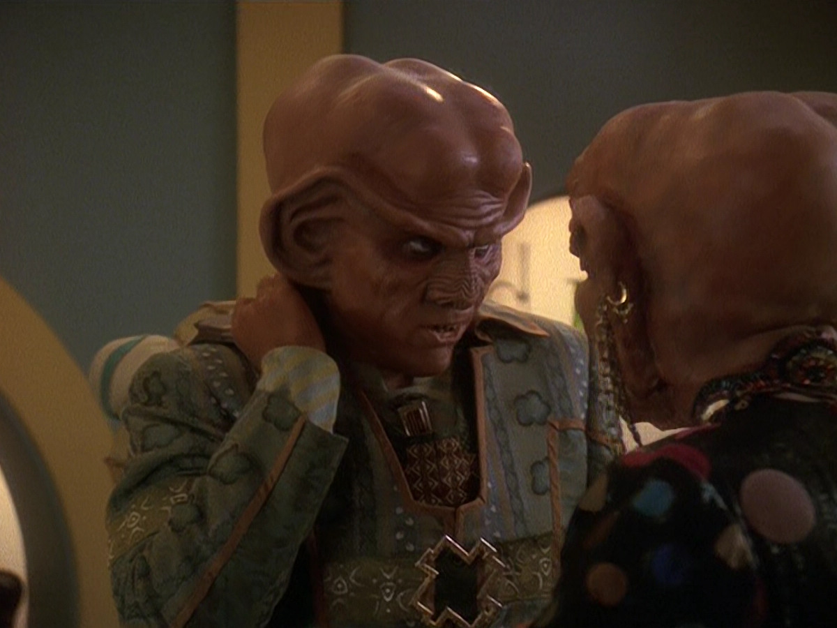 extant_StarTrek_DS9_5x20-FerengiLoveSongs_00661.jpg