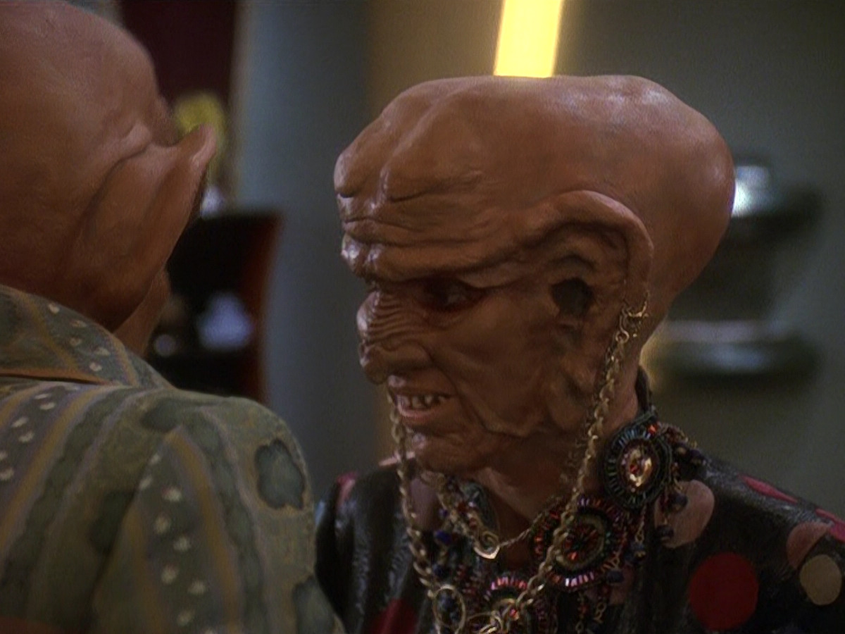 extant_StarTrek_DS9_5x20-FerengiLoveSongs_00669.jpg