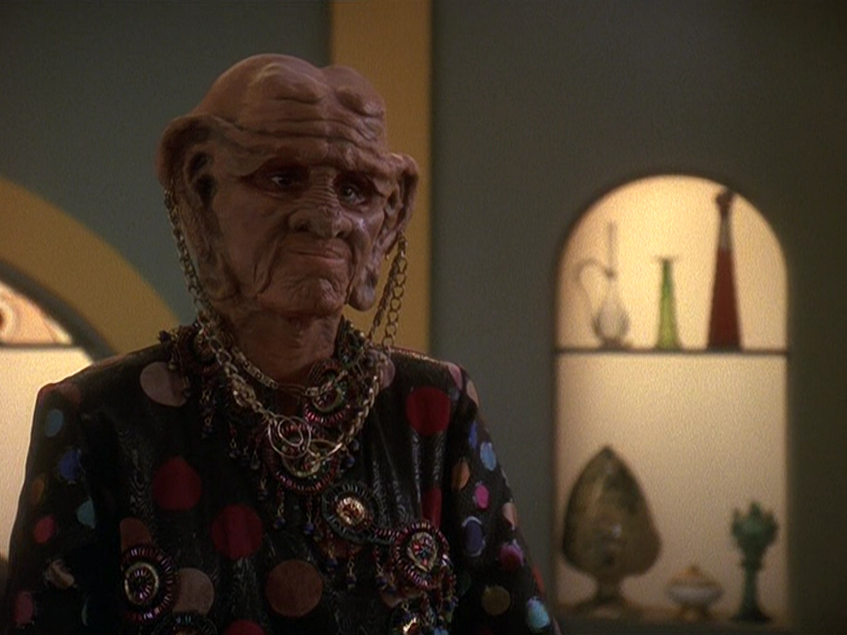 extant_StarTrek_DS9_5x20-FerengiLoveSongs_00674.jpg