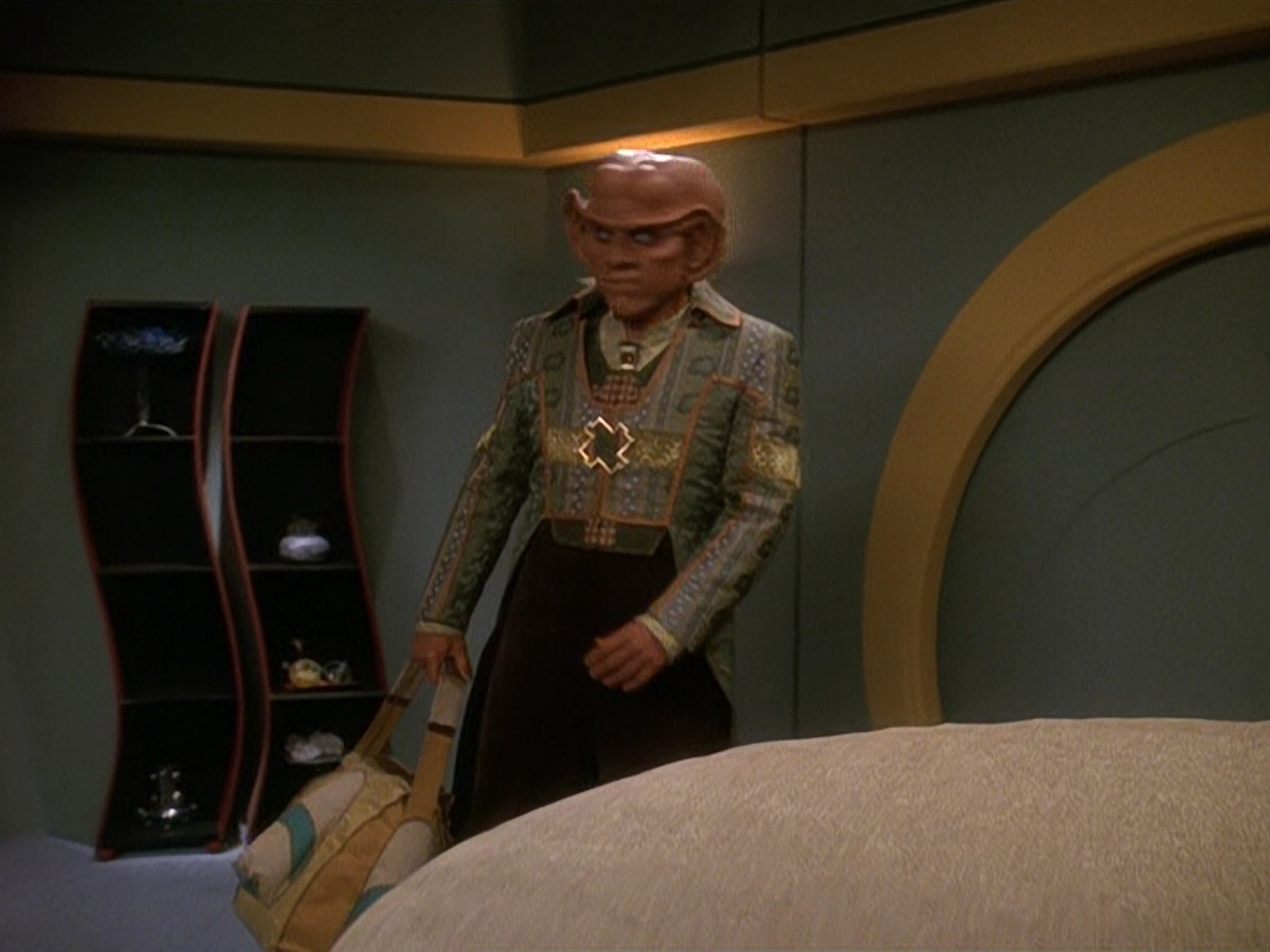 extant_StarTrek_DS9_5x20-FerengiLoveSongs_00688.jpg