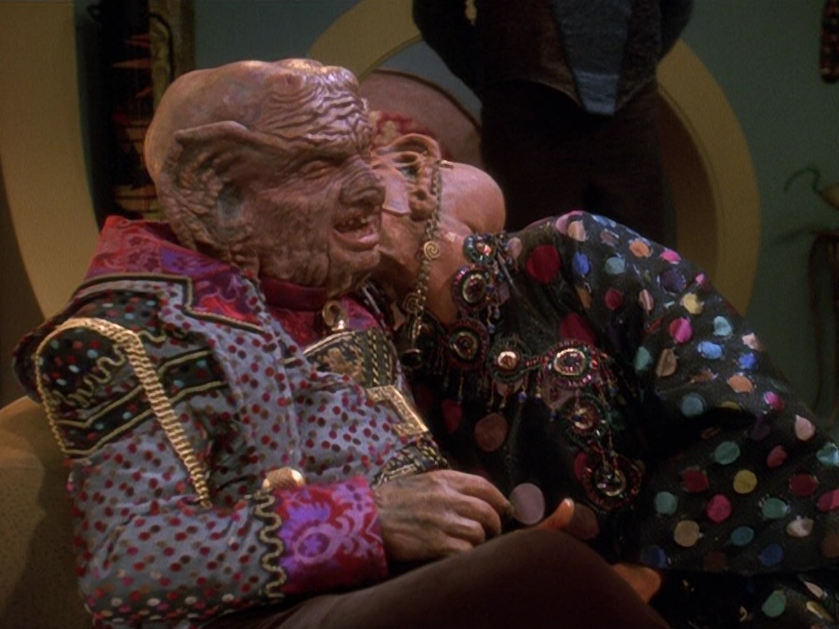 extant_StarTrek_DS9_5x20-FerengiLoveSongs_01000.jpg