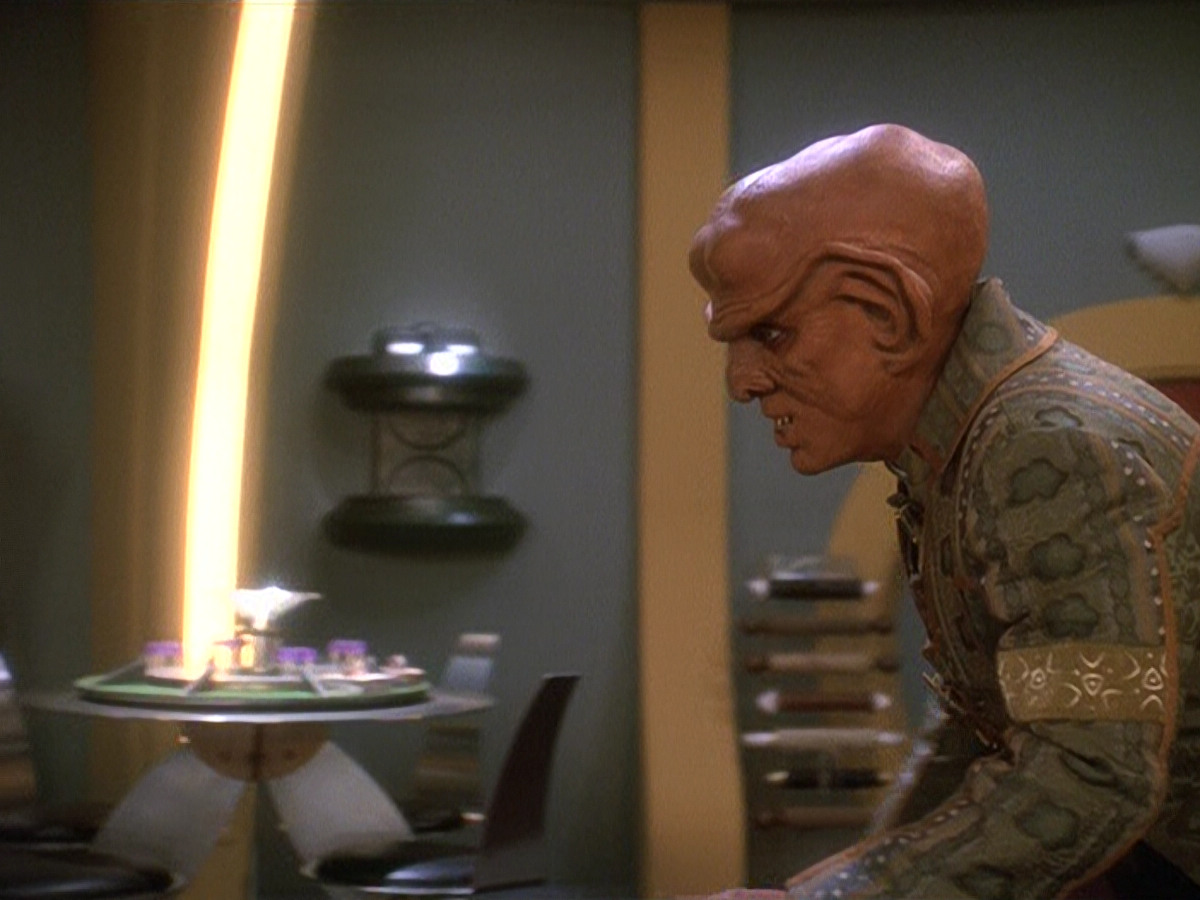 extant_StarTrek_DS9_5x20-FerengiLoveSongs_01073.jpg