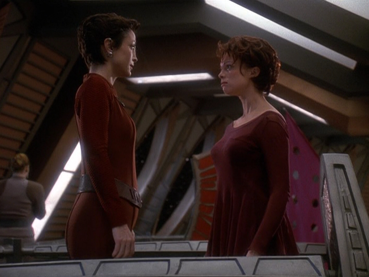 extant_StarTrek_DS9_5x20-FerengiLoveSongs_02086.jpg