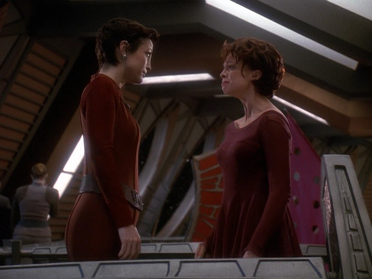 extant_StarTrek_DS9_5x20-FerengiLoveSongs_02088.jpg