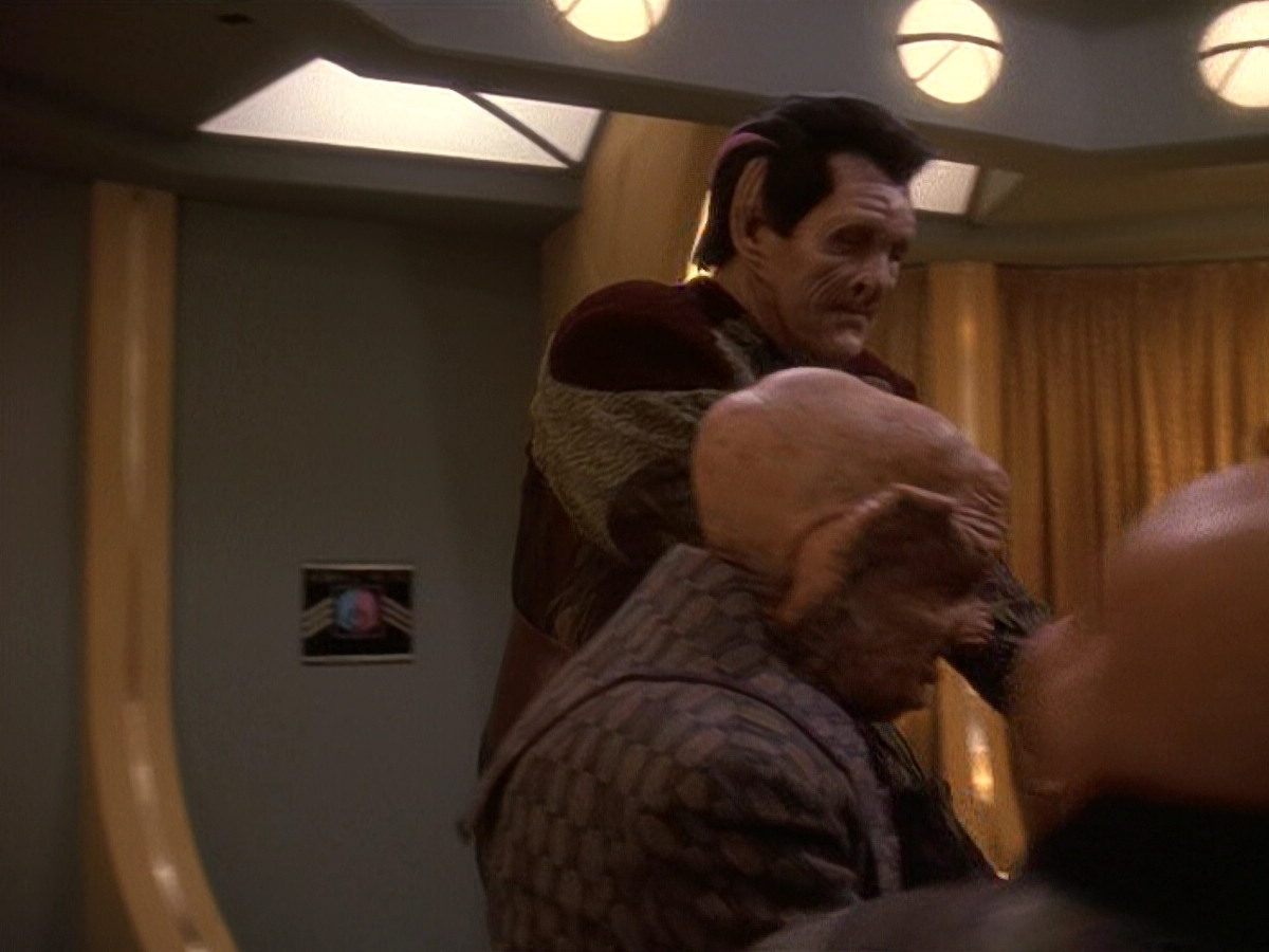 extant_StarTrek_DS9_5x20-FerengiLoveSongs_03282.jpg