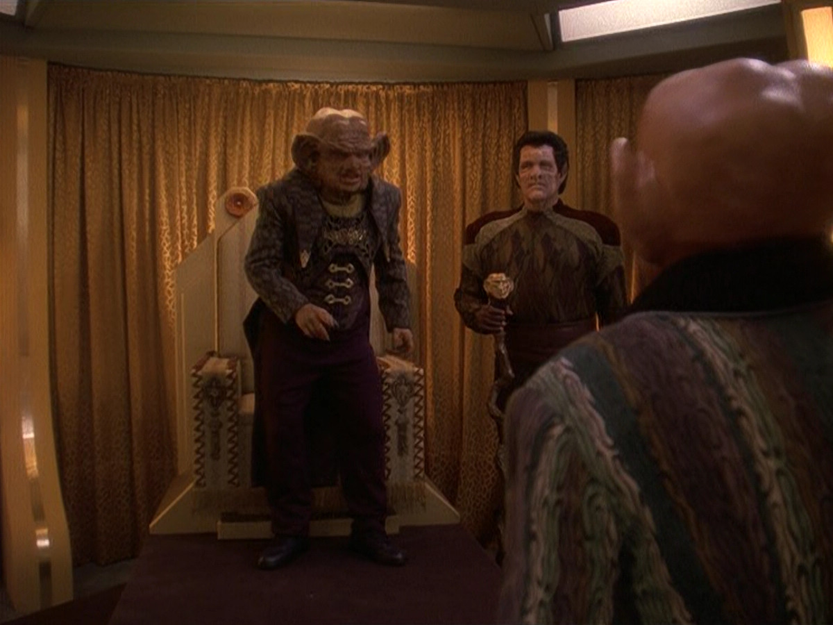 extant_StarTrek_DS9_5x20-FerengiLoveSongs_03329.jpg