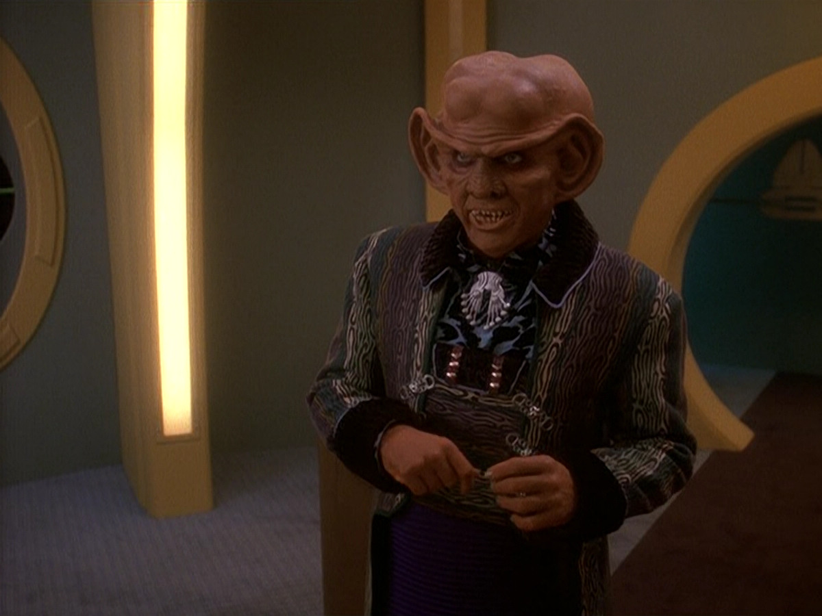 extant_StarTrek_DS9_5x20-FerengiLoveSongs_03337.jpg