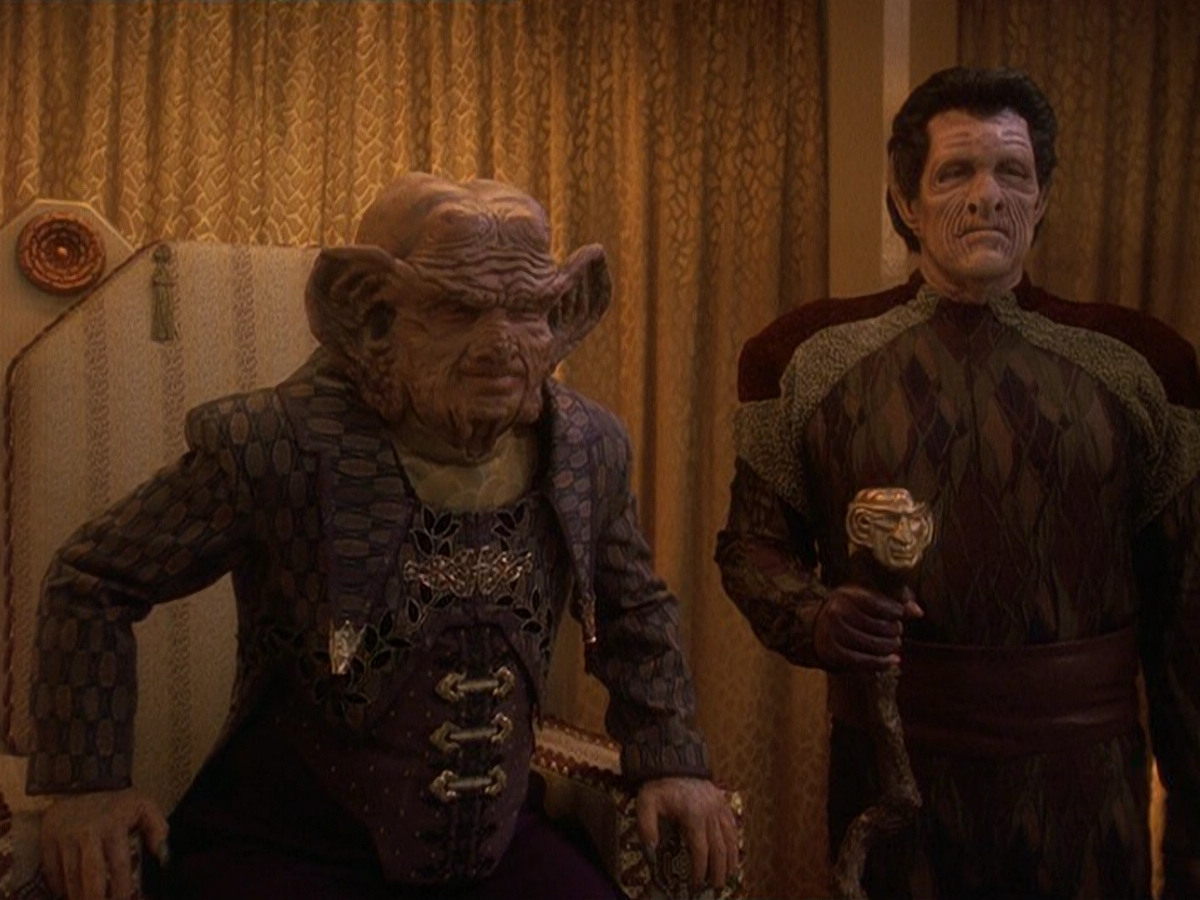 extant_StarTrek_DS9_5x20-FerengiLoveSongs_03342.jpg