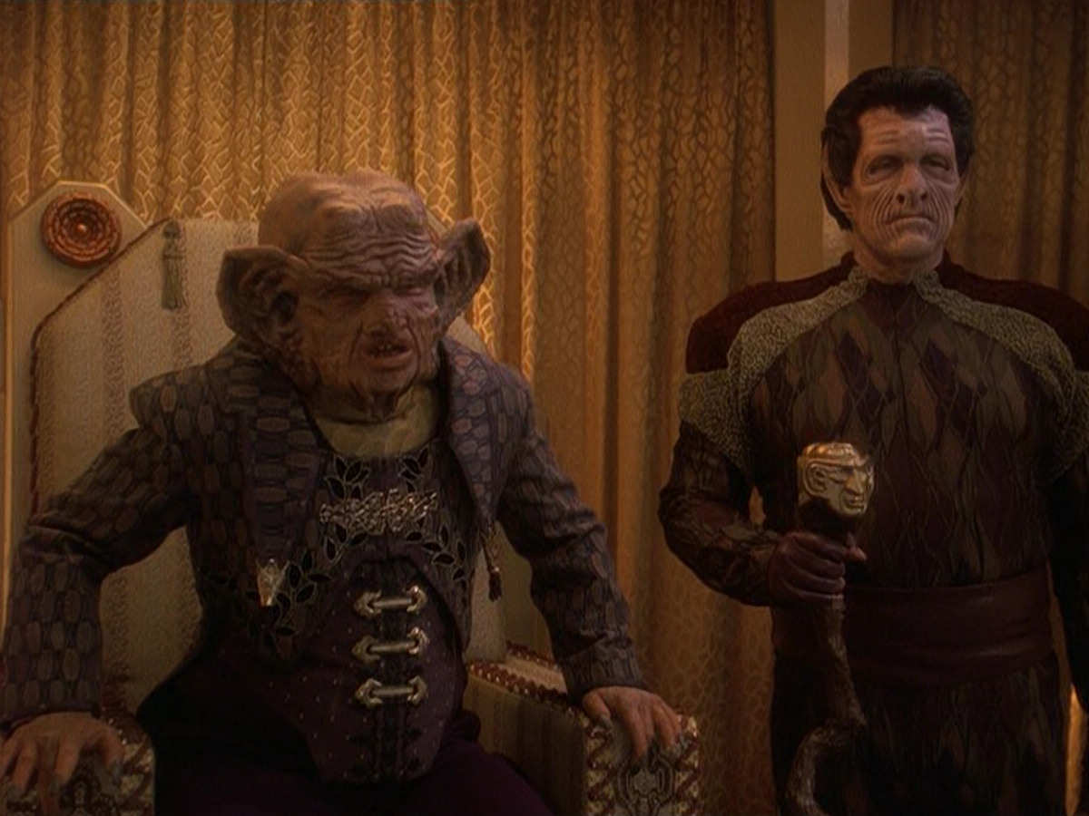 extant_StarTrek_DS9_5x20-FerengiLoveSongs_03363.jpg