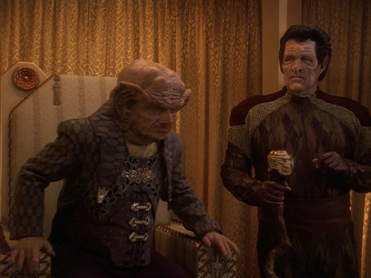 extant_StarTrek_DS9_5x20-FerengiLoveSongs_03374.jpg