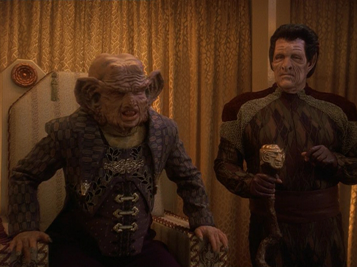 extant_StarTrek_DS9_5x20-FerengiLoveSongs_03375.jpg