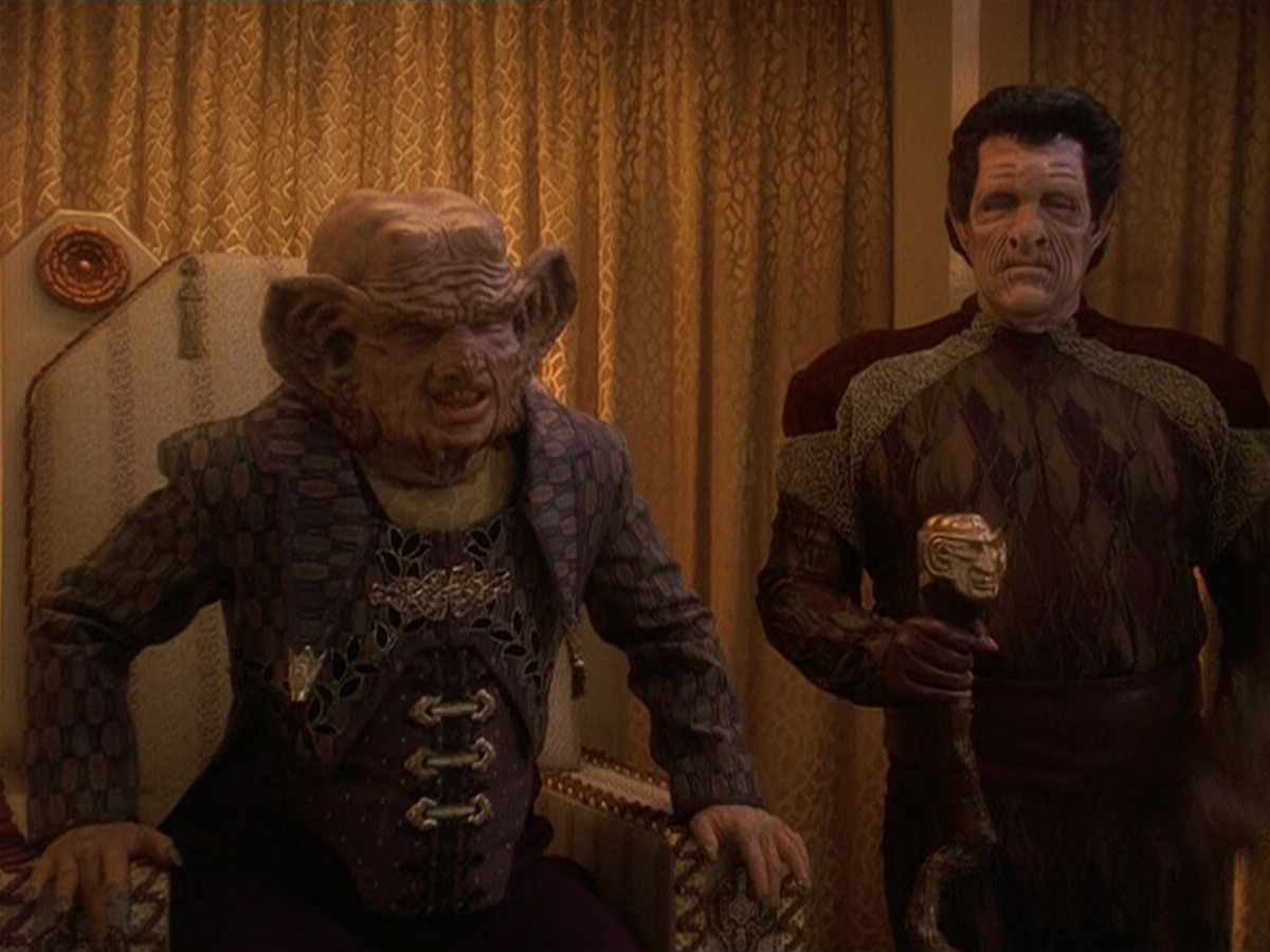 extant_StarTrek_DS9_5x20-FerengiLoveSongs_03376.jpg