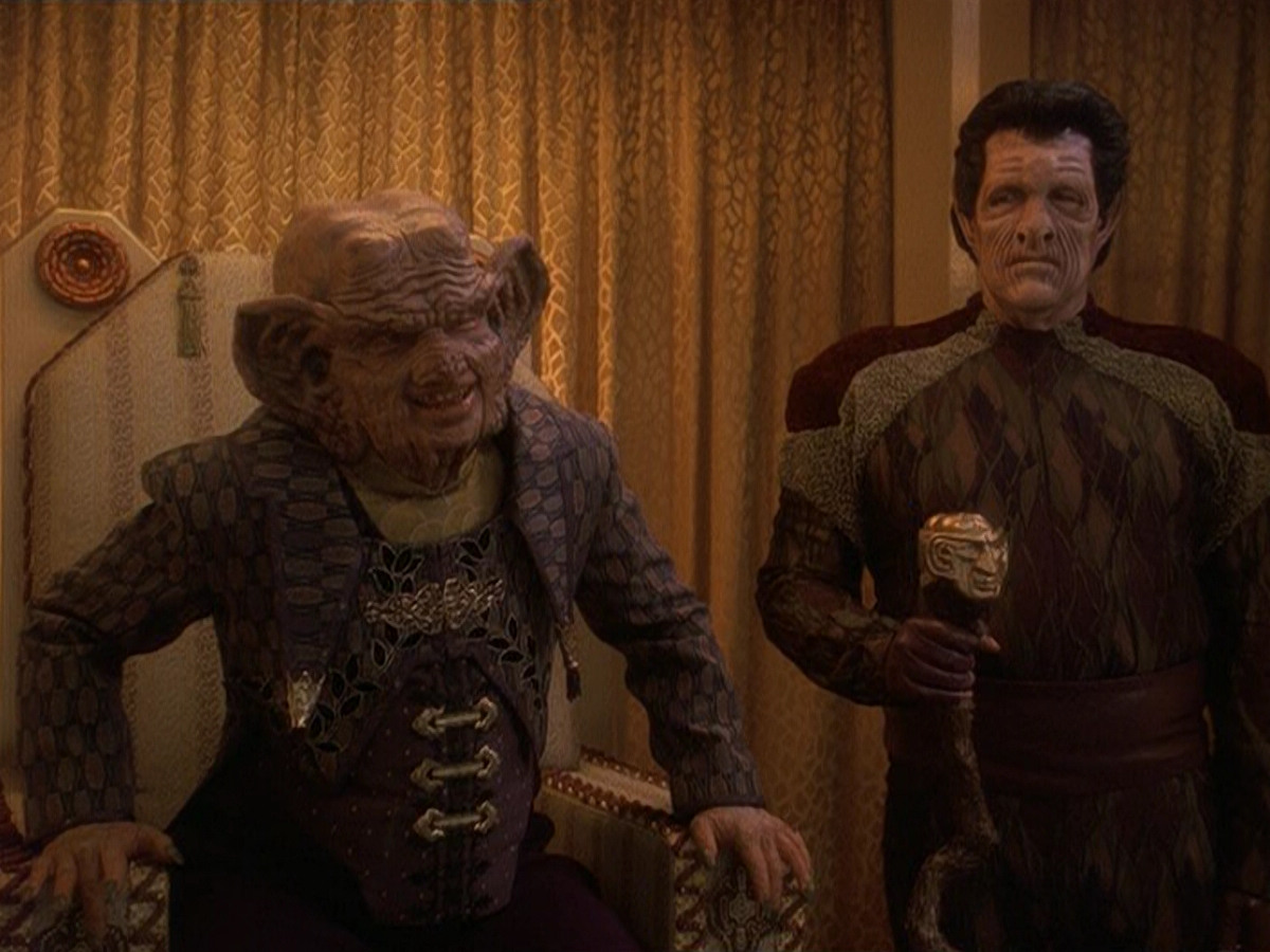 extant_StarTrek_DS9_5x20-FerengiLoveSongs_03378.jpg