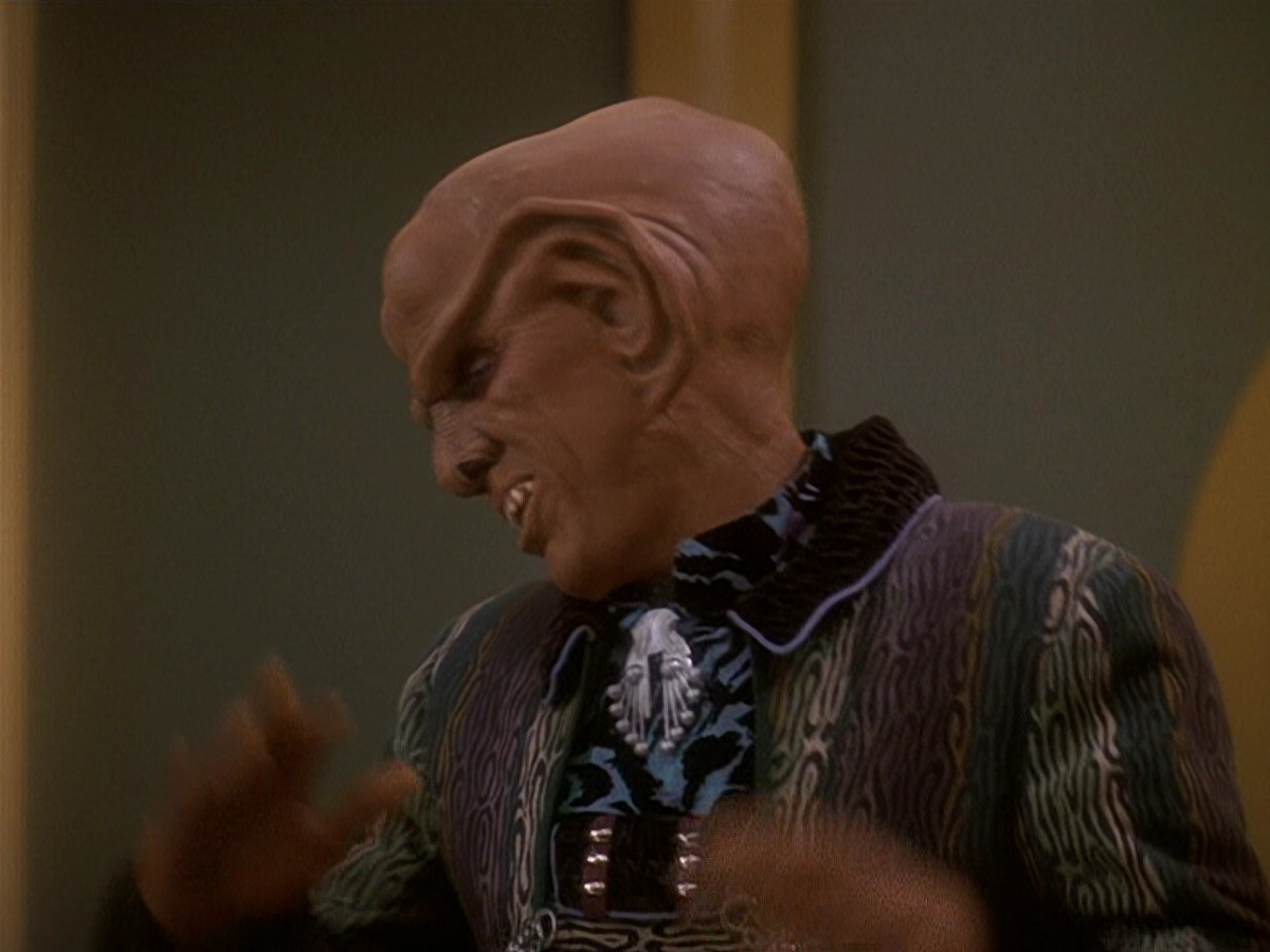 extant_StarTrek_DS9_5x20-FerengiLoveSongs_03381.jpg