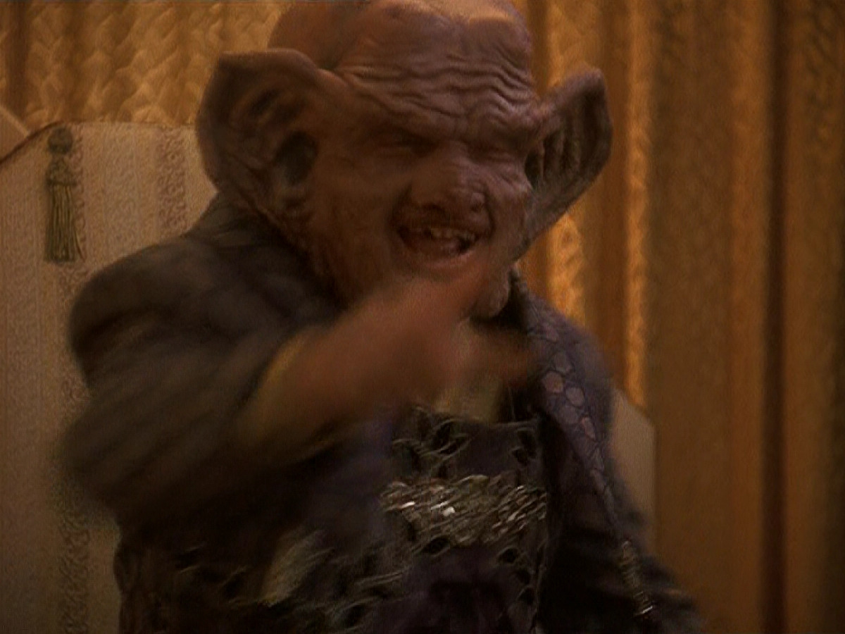 extant_StarTrek_DS9_5x20-FerengiLoveSongs_03385.jpg