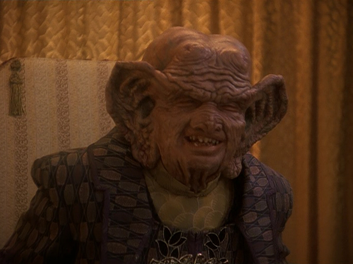 extant_StarTrek_DS9_5x20-FerengiLoveSongs_03386.jpg