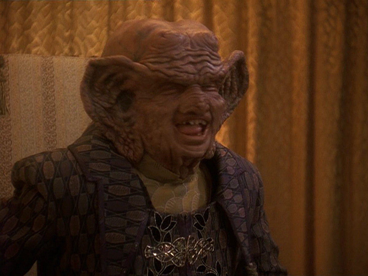 extant_StarTrek_DS9_5x20-FerengiLoveSongs_03389.jpg